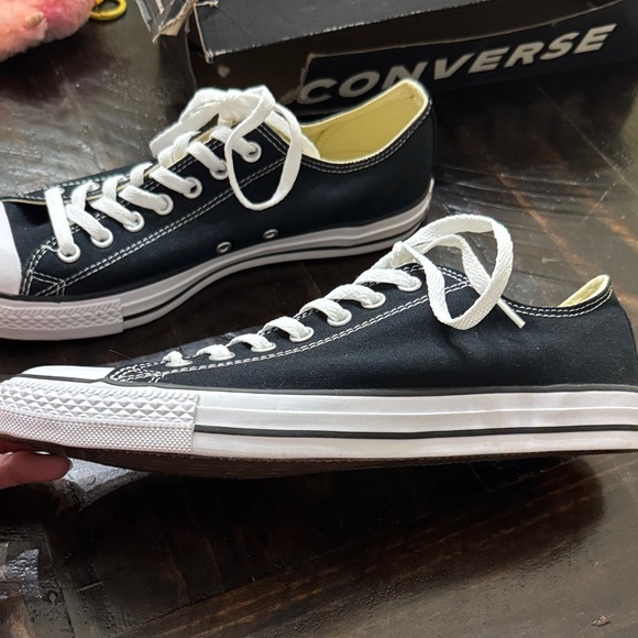Converse Men's Black and White Sneakers - Picture 4 of 10